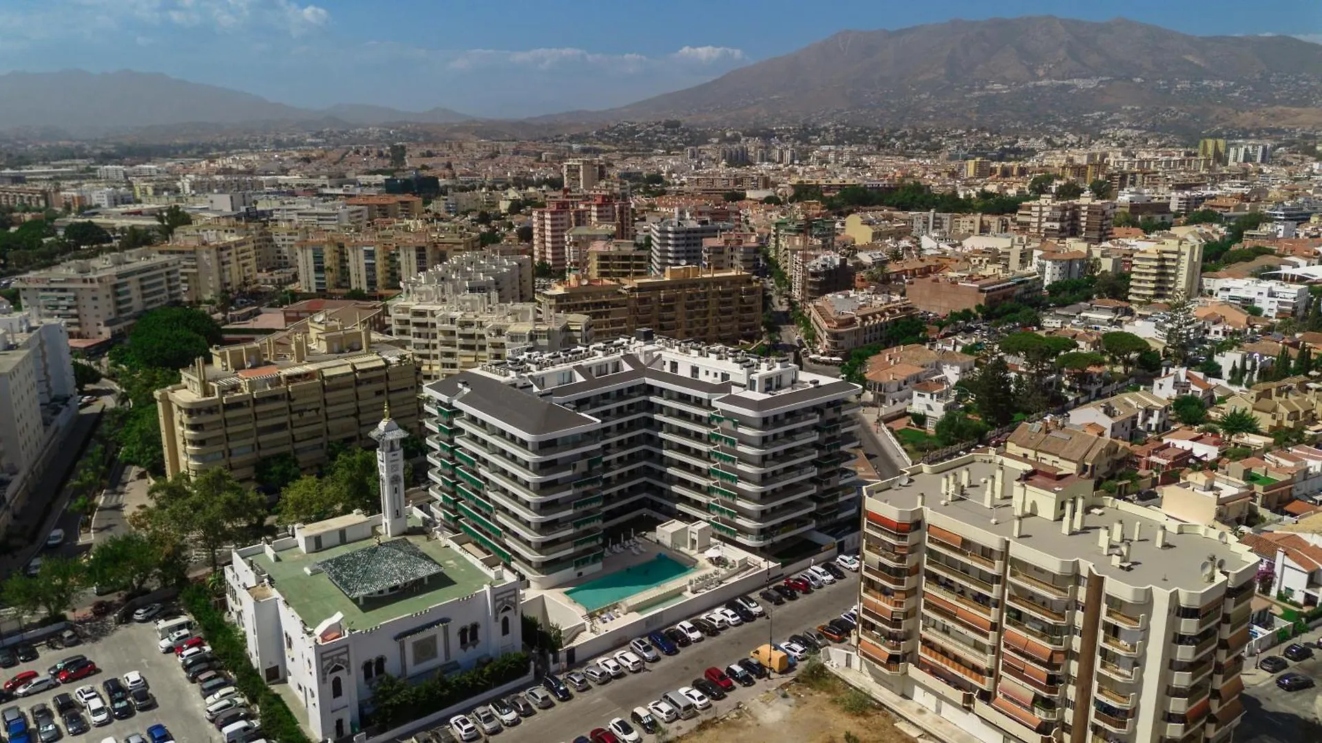 Apartment Brand-New Beachside Apartment, With Spacious Terrace And Exceptional Amenities, In Fuengirola