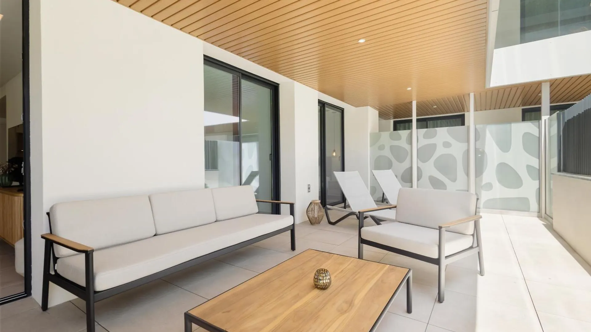 Brand-New Beachside Apartment, With Spacious Terrace And Exceptional Amenities, In Fuengirola