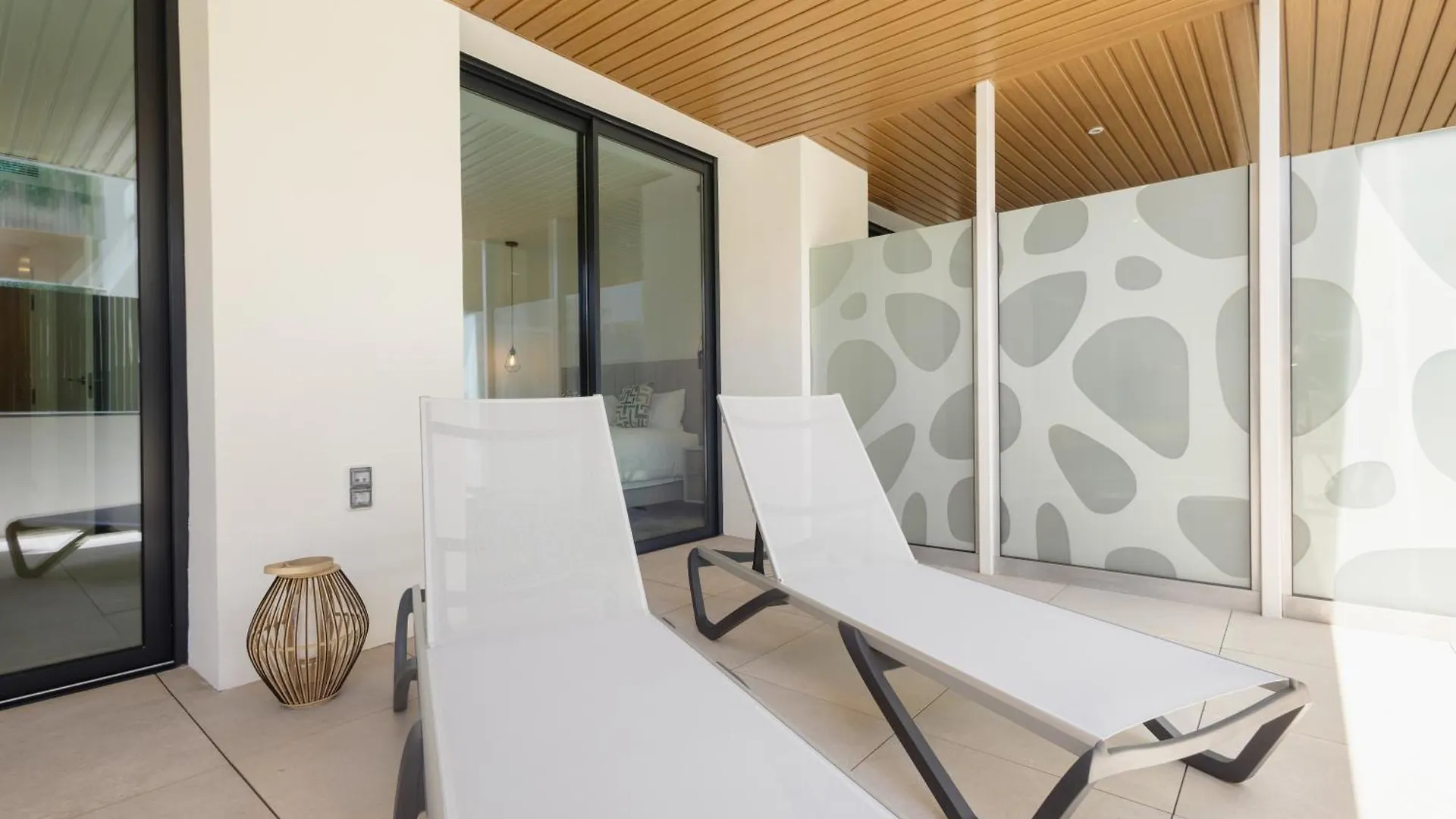 Brand-New Beachside Apartment, With Spacious Terrace And Exceptional Amenities, In Fuengirola 0*,