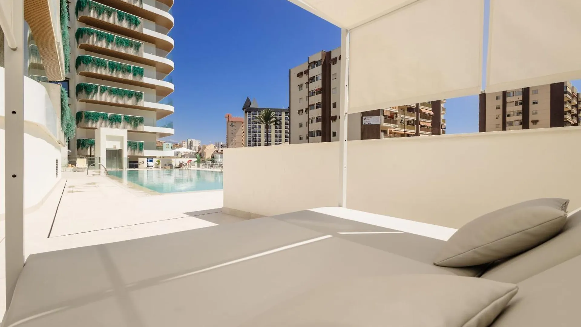 Brand-New Beachside Apartment, With Spacious Terrace And Exceptional Amenities, In Fuengirola 0*,